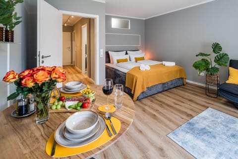 Bed, Dining area