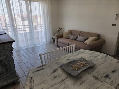 Bed, Living room, Dining area