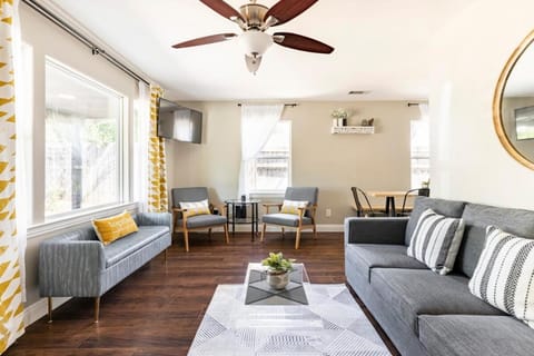 Wine Country Private Backyard and Bocci Ball House in Atascadero