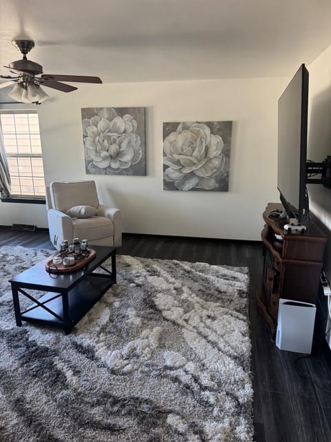 The Milwaukee lakefront experience! House in South Milwaukee