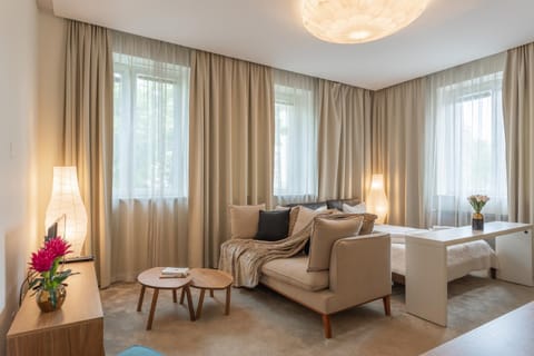 Bed, Living room, Photo of the whole room, Seating area, Bedroom