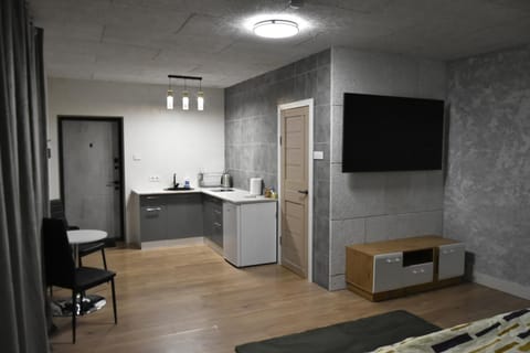 TV and multimedia, Coffee/tea facilities, Kitchen or kitchenette, Dining area, oven