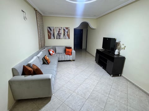 Communal lounge/ TV room, TV and multimedia, Living room, Seating area, Evening entertainment