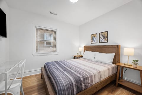 Pittsburgh Shadyside 1D Stylish and Cozy Private Bedroom with Shared Bathroom Vacation rental in Shadyside