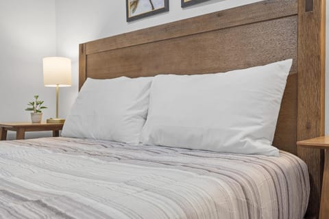 Pittsburgh Shadyside 1D Stylish and Cozy Private Bedroom with Shared Bathroom Vacation rental in Shadyside