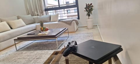 Communal lounge/ TV room, Game Room, TV and multimedia, Living room, Seating area