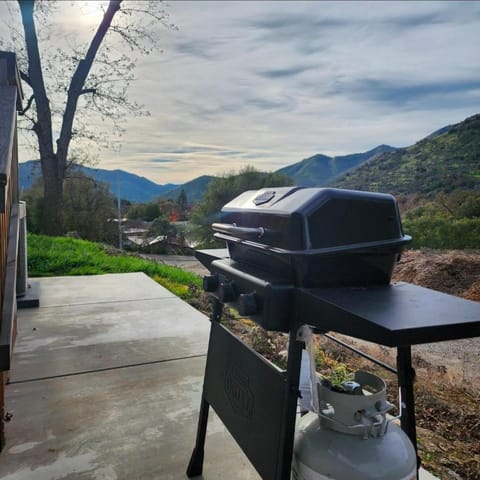 Home away from Home - 6 miles from the SNP House in Three Rivers