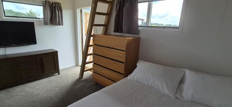 Valley Views Near City & Coast House in Northland