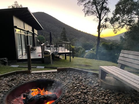 Natural landscape, BBQ facilities, Seating area, Dining area, Mountain view, Sunset, fireplace
