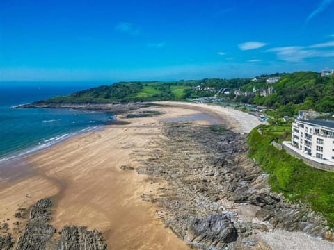 Coastal Escape by the Beach House in The Mumbles