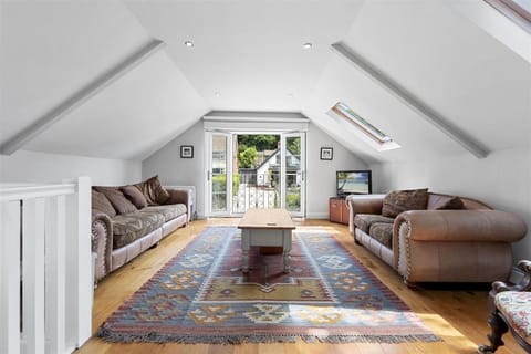 Coastal Escape by the Beach House in The Mumbles