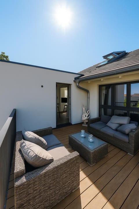 View (from property/room), Balcony/Terrace