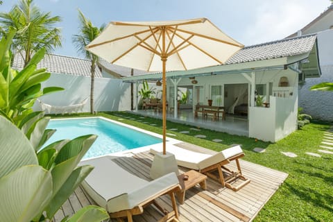 Property building, Patio, Natural landscape, Pool view, Swimming pool