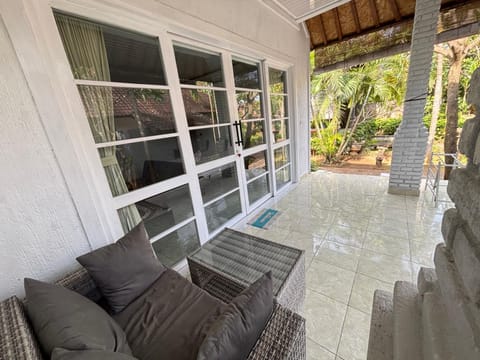 Bahari Beach Amed Bed and Breakfast in Abang