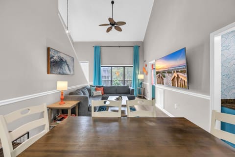 Hang Loose Haven - Beach n Golf Getaway w Pool House in Surfside Beach