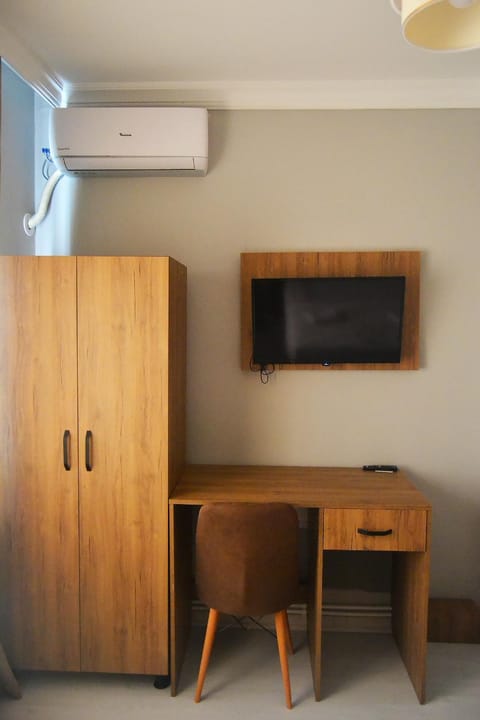 TV and multimedia, wardrobe, air conditioner