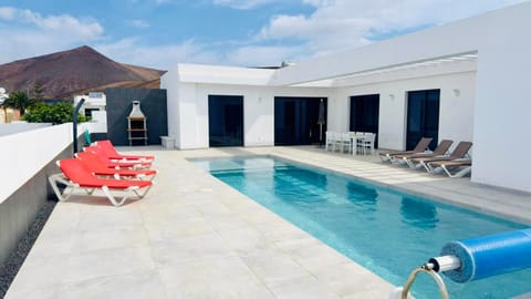 Balcony/Terrace, Swimming pool