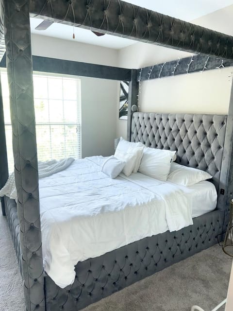 Luxe Haven Apartment in Tucker