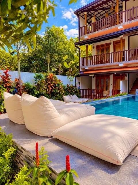Property building, Patio, Spring, Day, Natural landscape, Garden, View (from property/room), Balcony/Terrace, Garden view, Lake view, Pool view, Swimming pool, sunbed