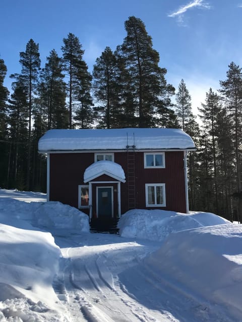 Property building, Day, Natural landscape, Winter