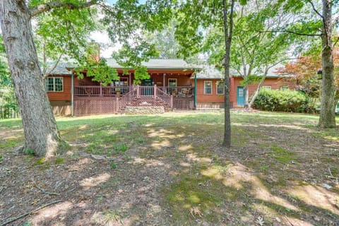 Mossy Creek Cabin Cabin in White County