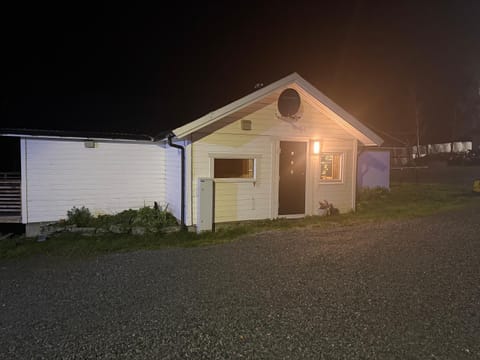 Huset nært blåisvannet House in Troms Og Finnmark