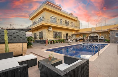 Property building, Swimming pool