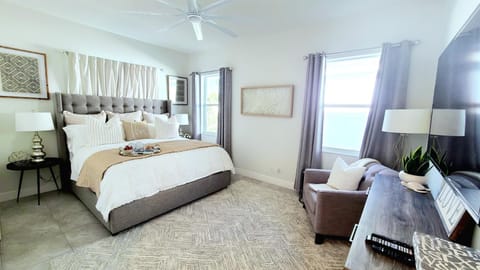 PoshPadz Pool Villa, Hot Tub, Near Beach, Sleeps 6 House in Jupiter