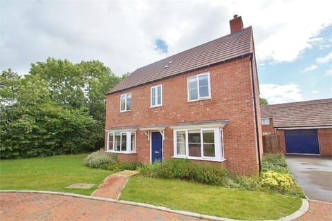 Premium accommodation, Home away from Home in Rugby Apartment in Rugby