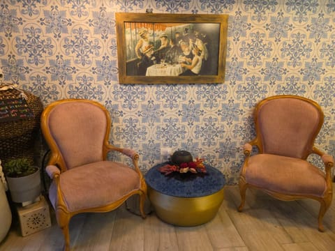 Restaurant/places to eat, Communal lounge/ TV room, Living room, Lobby or reception, Lounge or bar, Area and facilities