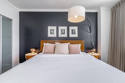 Contemporary King Studio in Coconut Grove includes Parking Hotel in Coconut Grove