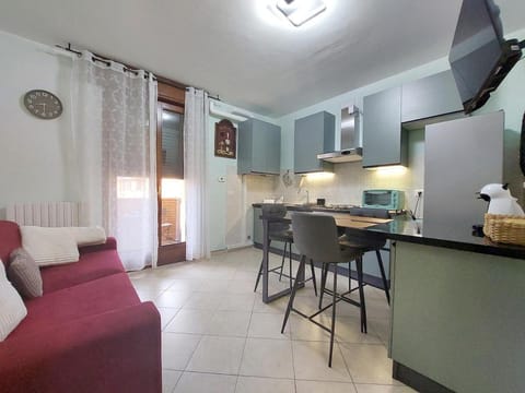 TV and multimedia, Kitchen or kitchenette, Living room, Dining area