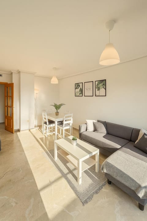 Cortes Suite - Pool paddle tennis court and gym Apartment in Valencia