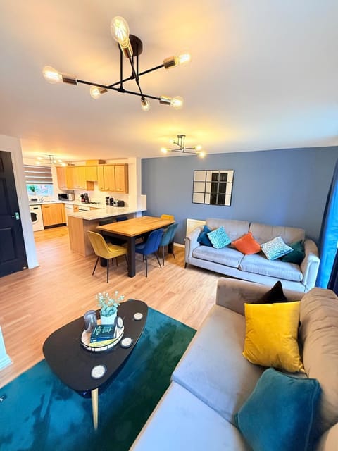 Living room, Seating area, Dining area