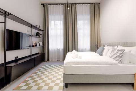 Communal lounge/ TV room, Bed, TV and multimedia, Photo of the whole room, Bedroom