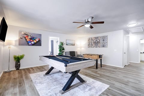 Hot Tub Nr Sea World Yard BBQ Swing Set Game Room House in San Antonio