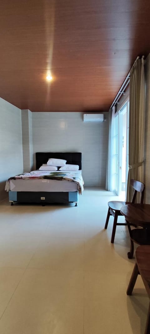 J homestay Bed and Breakfast in Denpasar