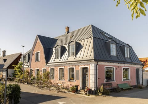 Property building, Restaurant/places to eat, Sea view, Breakfast