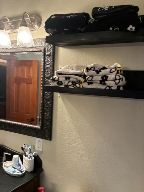 Flanagans Landing House in Tenkiller Ferry Lake