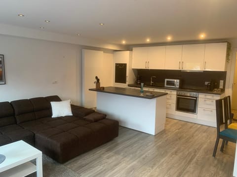 TV and multimedia, Kitchen or kitchenette, Living room, Dining area