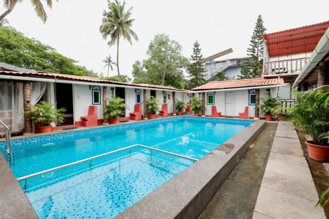 Swimming pool, Swimming pool