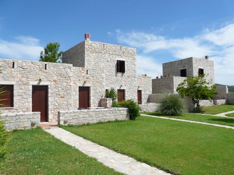 Facade/entrance, Garden