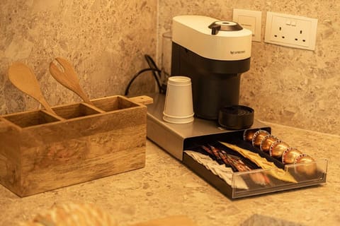 Premium Corner 3BR, Sea Views with Sunset, 85 inch TV Apartment in Dubai