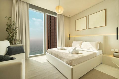 Premium Corner 3BR, Sea Views with Sunset, 85 inch TV Apartment in Dubai