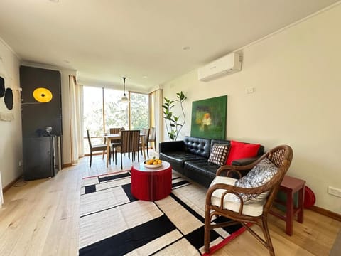 Living room, Dining area, air conditioner