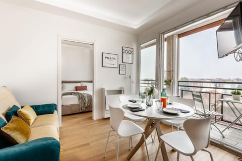 TV and multimedia, Balcony/Terrace, Living room, Photo of the whole room, Seating area, Dining area