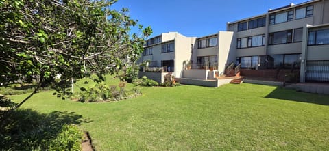 Property building, Spring, Day, Natural landscape, Garden, Garden view