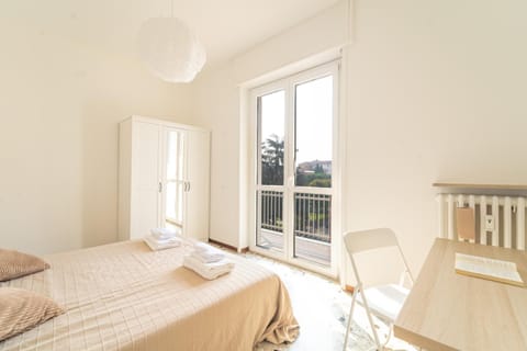 Bed, Balcony/Terrace, Bedroom, towels