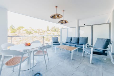 Day, View (from property/room), Balcony/Terrace, Living room, Dining area, Garden view, Sea view, Quiet street view
