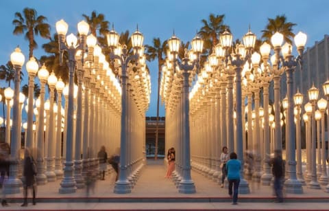 3-Bedroom Luxury Villa Near Dodger Stadium, Downtown LA Free Parking Apartment in Echo Park